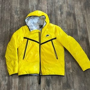 NIKE yellow jacket!